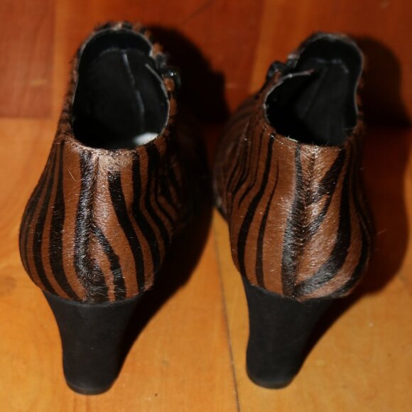 NEW Aerosoles Brown Black Zebra Print Calf Hair Comfort Wedge Ankle Booties 7.5 - Picture 6 of 8